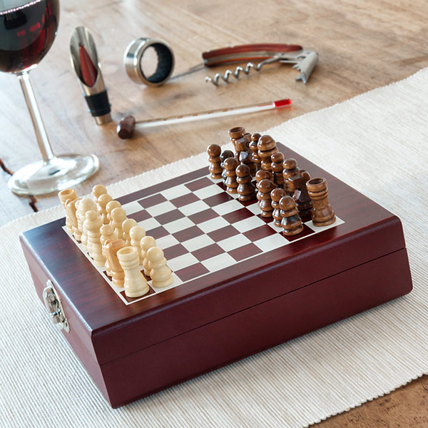 Vinset med schackspel, 37 delar