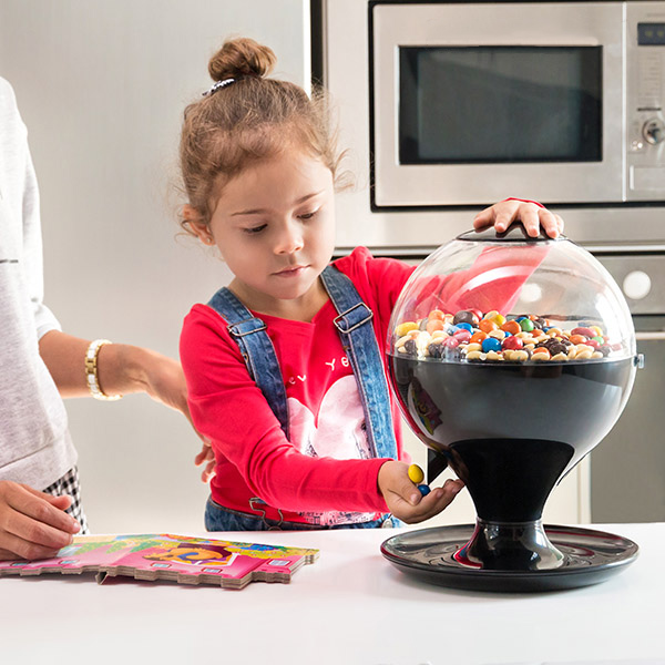 Rörelsestyrd godis- och snacksdispenser