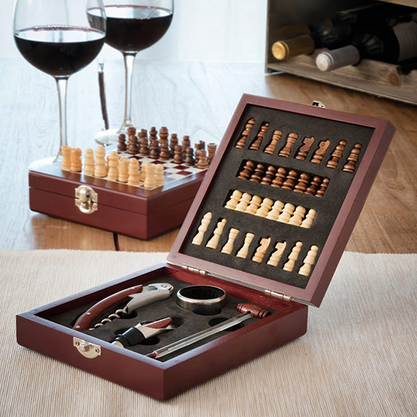 Vinset med schackspel, 37 delar